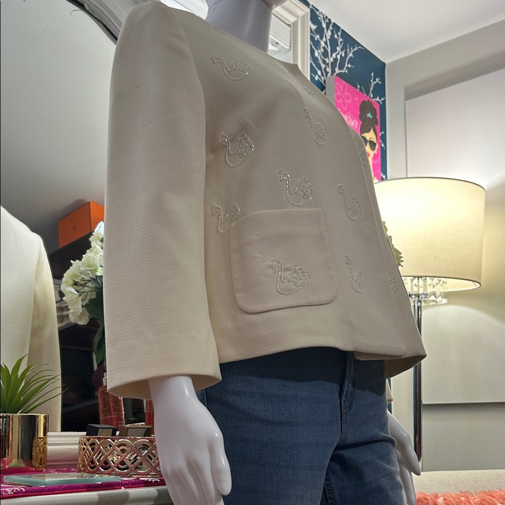 ELEGANT, Women's Cream blazer with gorgeous handmade detailed SWANS in front. - Picture 3 of 14